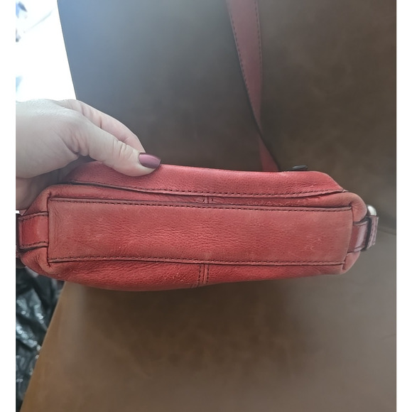 Fossil Maddox Long Love Red Leather Adjustable Sling Crossbody Bag Purse - Picture 6 of 9